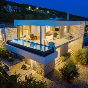 House7e Villa